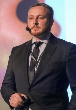 Dr. Dilgênio Tiburski - Nulab Cursos